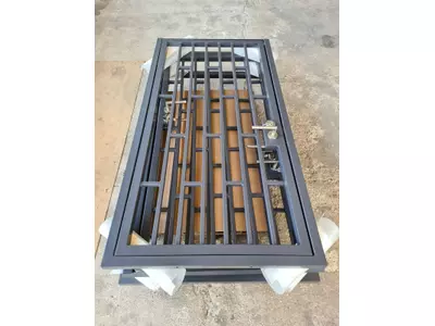 Kurz metāla vārti.jpeg